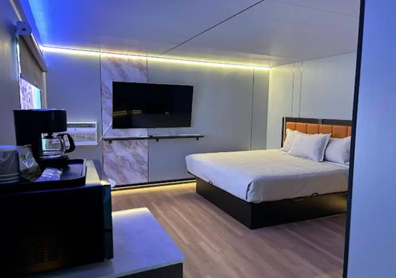 Deluxe King Room